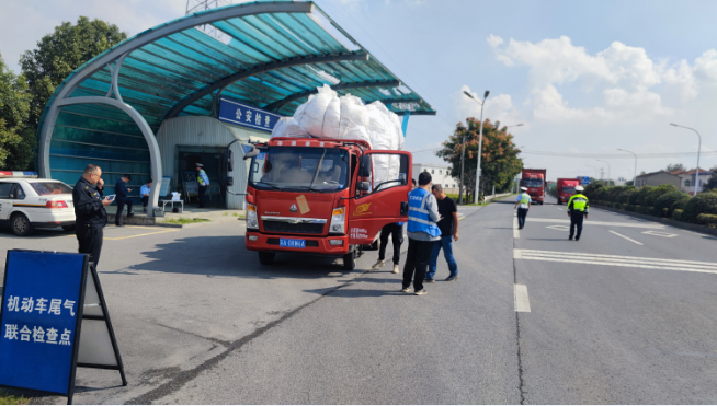 拒絕“黑尾巴” ,守護“南京藍”